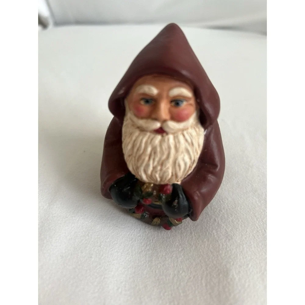 Christmas Santa Vintage Paper Mache Santa Figurine Resin Artist wreath 3 1/2in.